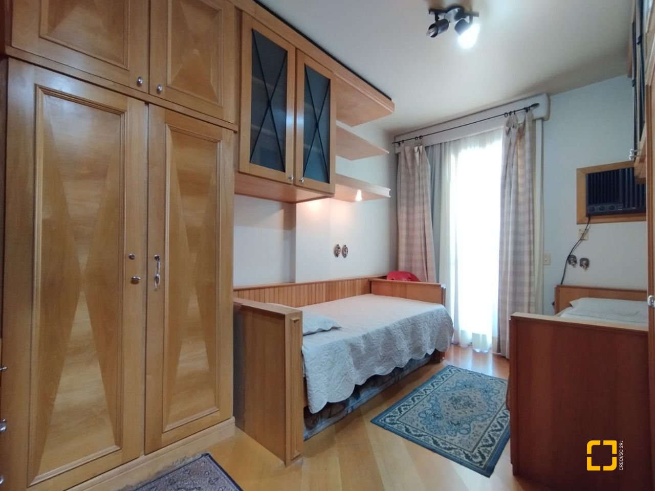 Apartamento com 56m², 1 quarto, 1 garagem, no bairro Agronômica em Florianópolis