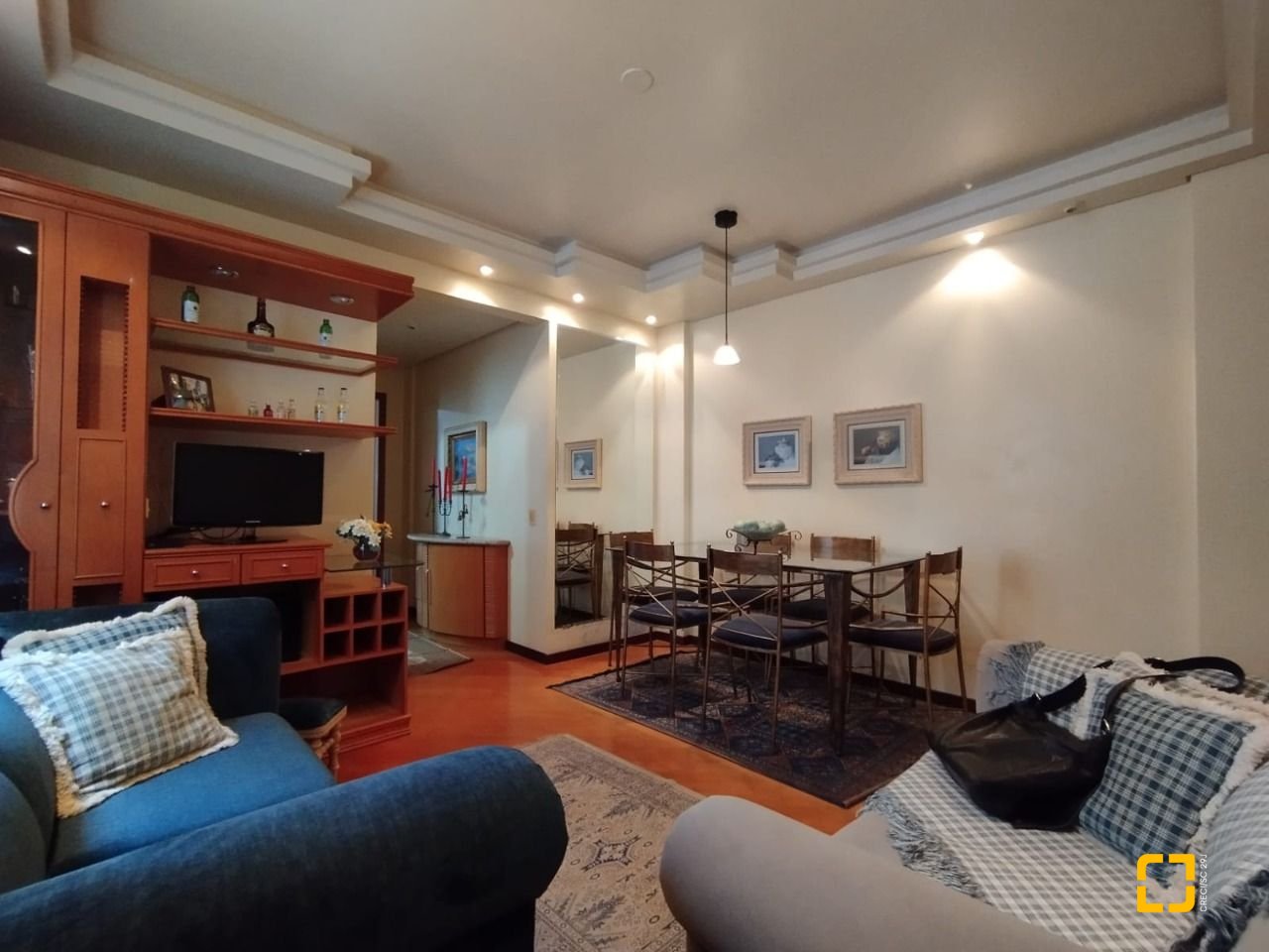 Apartamento com 56m², 1 quarto, 1 garagem, no bairro Agronômica em Florianópolis