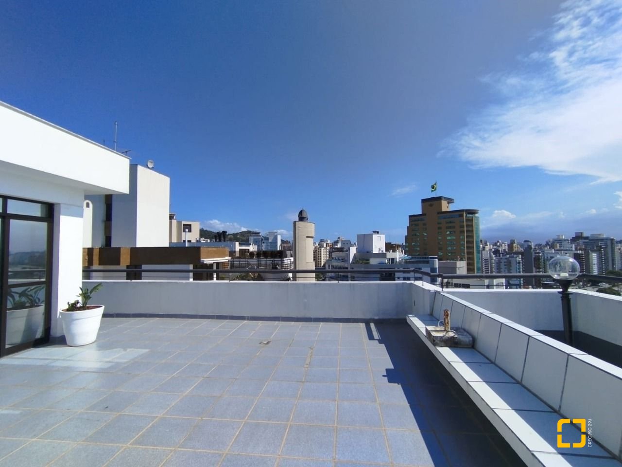 Apartamento com 56m², 1 quarto, 1 garagem, no bairro Agronômica em Florianópolis