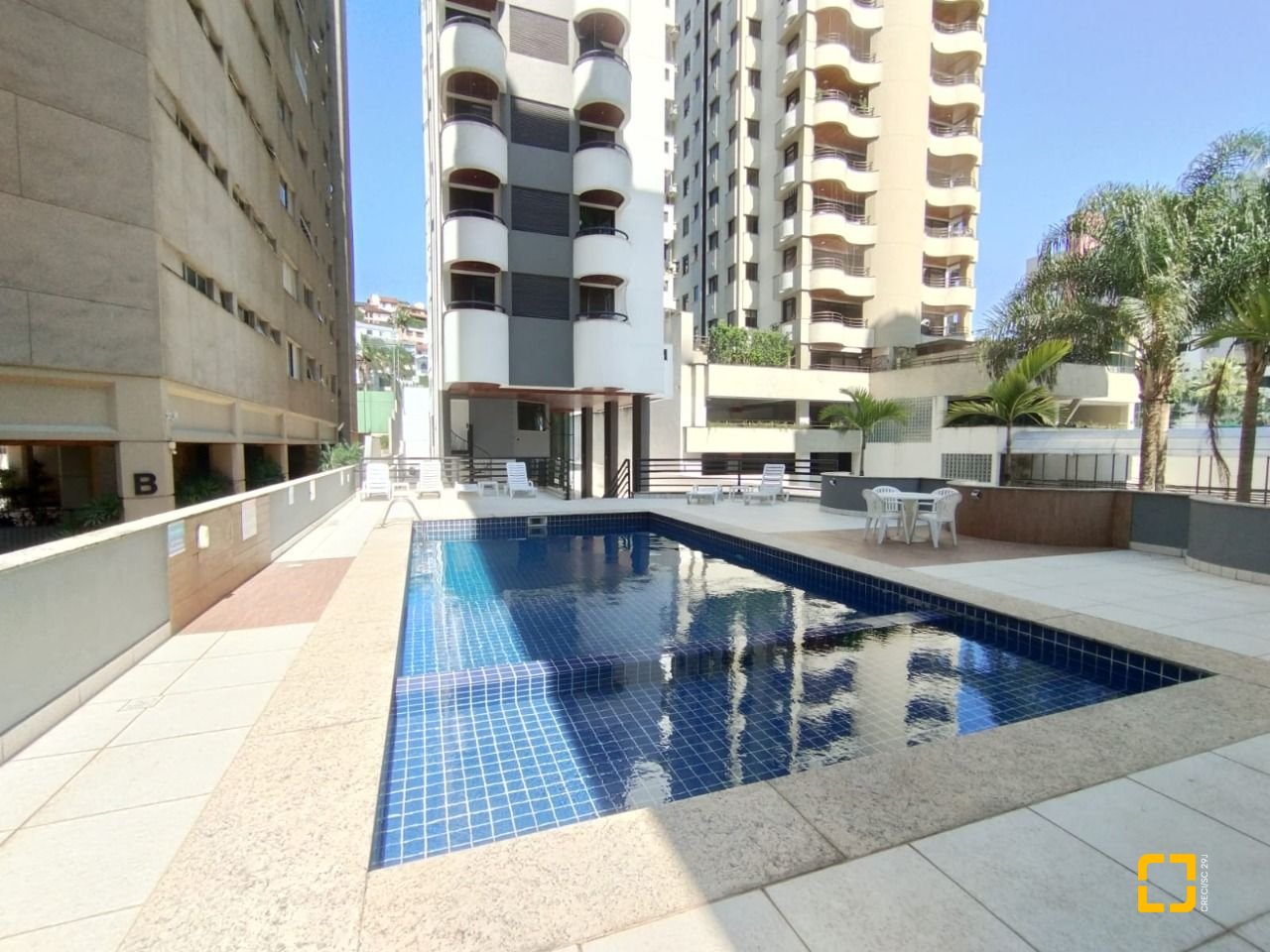Apartamento com 56m², 1 quarto, 1 garagem, no bairro Agronômica em Florianópolis
