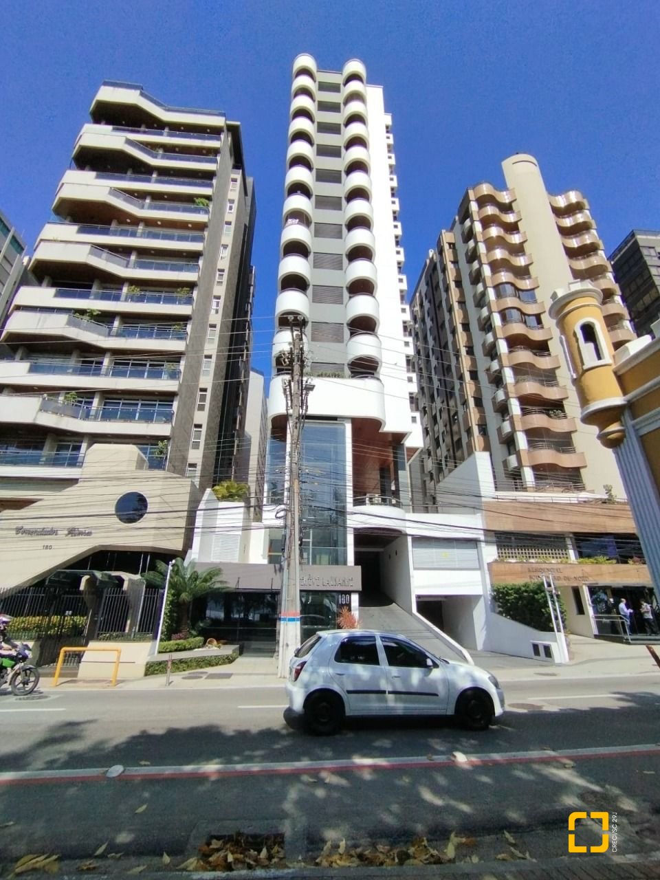 Apartamento com 56m², 1 quarto, 1 garagem, no bairro Agronômica em Florianópolis