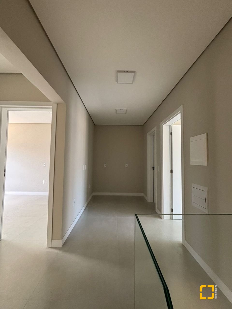 Casa de Condomínio com 176m², 3 quartos (sendo 1 suíte), 4 garagens, no bairro Beira Rio em Biguaçu