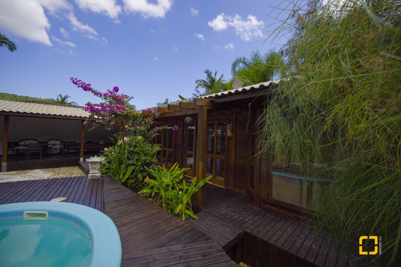 Casa com 313m², 5 quartos (sendo 2 suítes), 4 garagens, no bairro Rio Tavares em Florianópolis