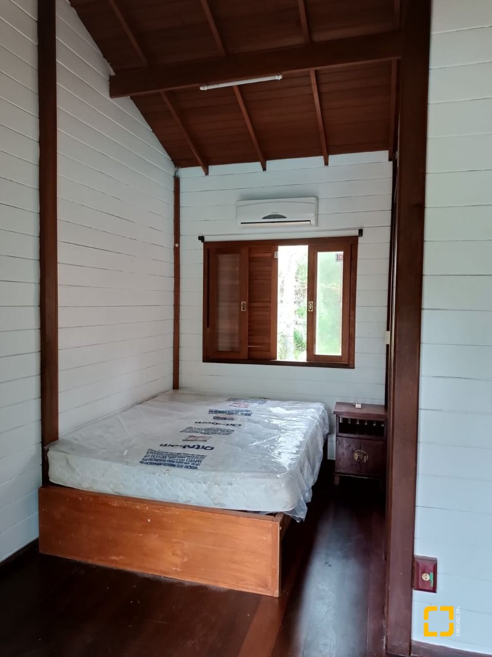Casa com 313m², 5 quartos (sendo 2 suítes), 4 garagens, no bairro Rio Tavares em Florianópolis