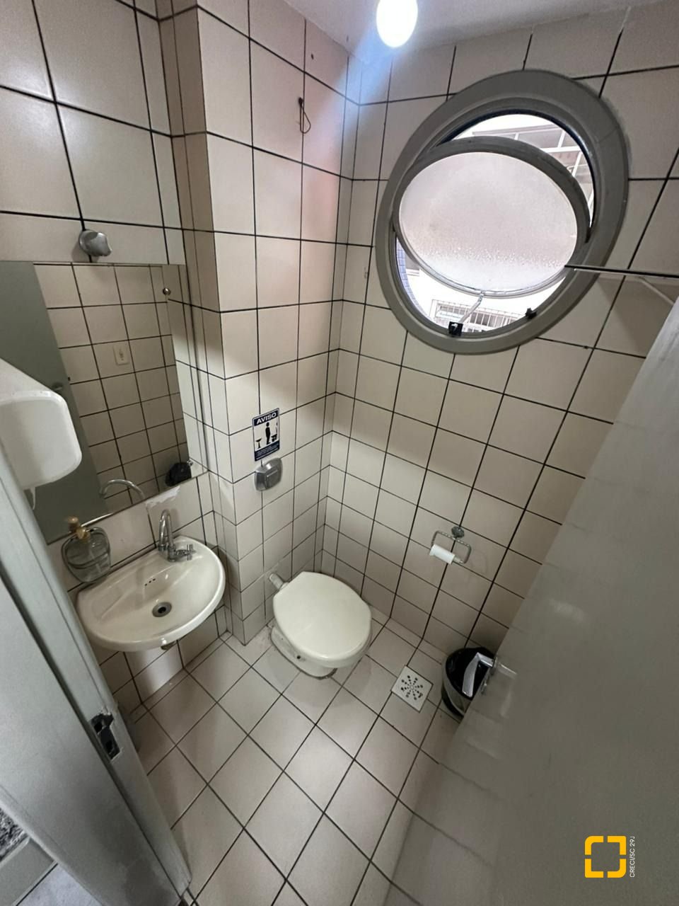 Sala com 50m², 1 garagem, no bairro Centro em Florianópolis