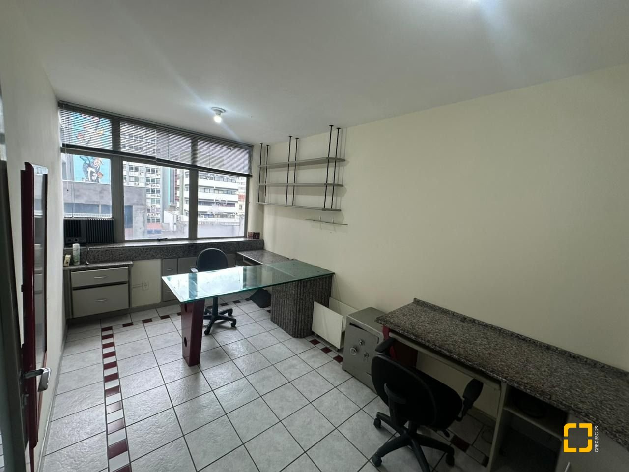 Sala com 50m², 1 garagem, no bairro Centro em Florianópolis