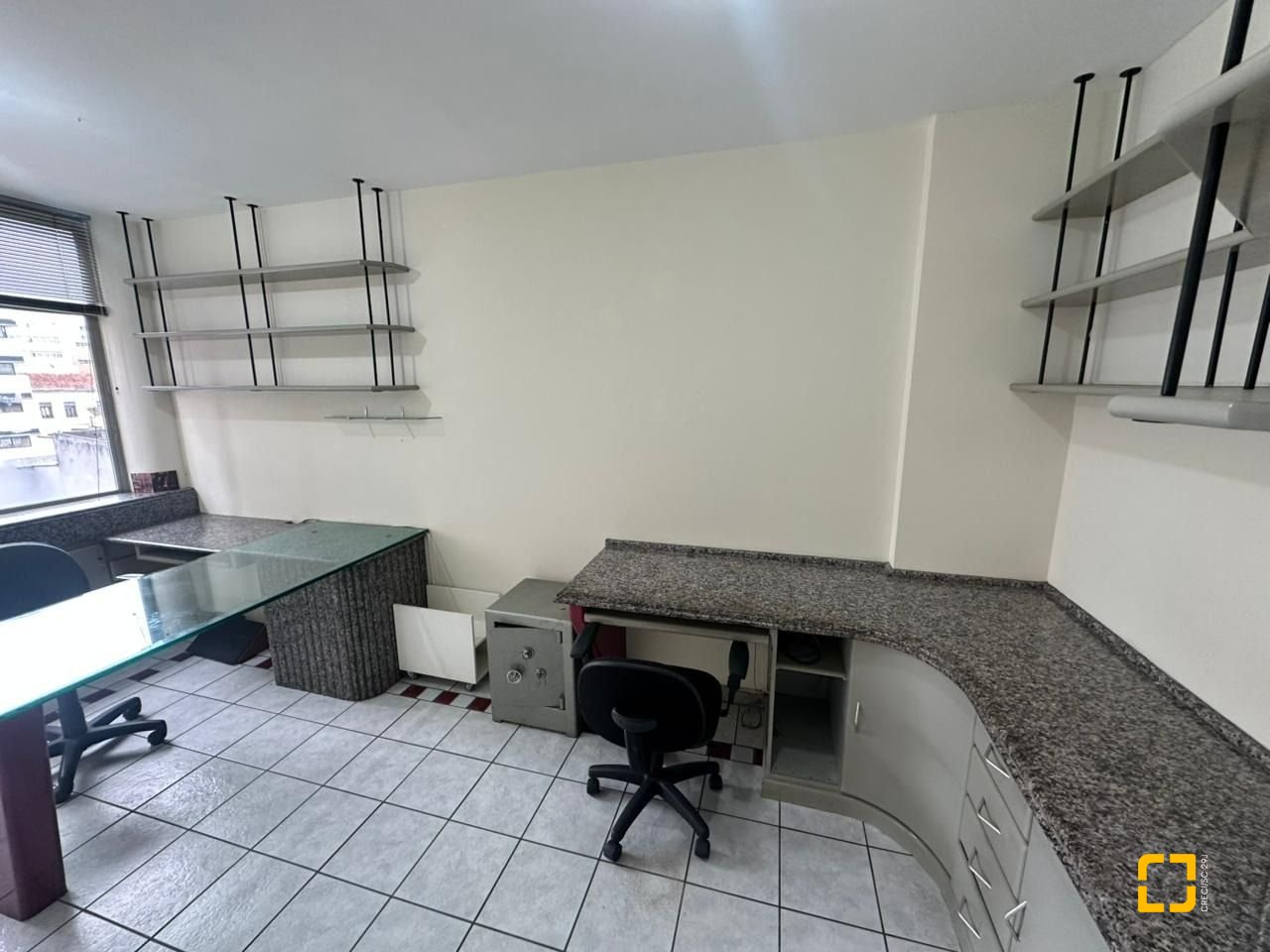 Sala com 50m², 1 garagem, no bairro Centro em Florianópolis