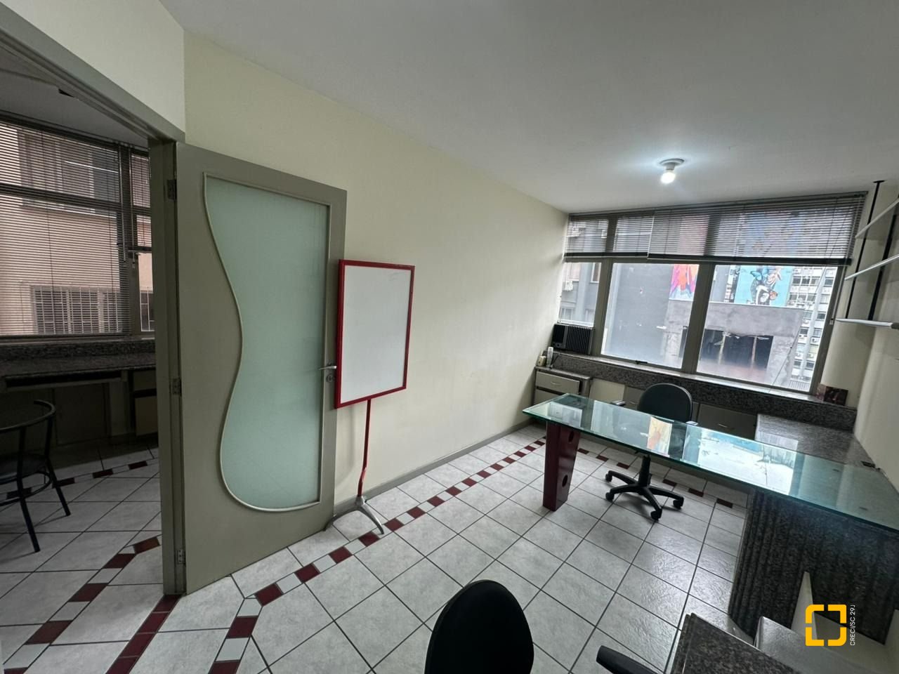Sala com 50m², 1 garagem, no bairro Centro em Florianópolis