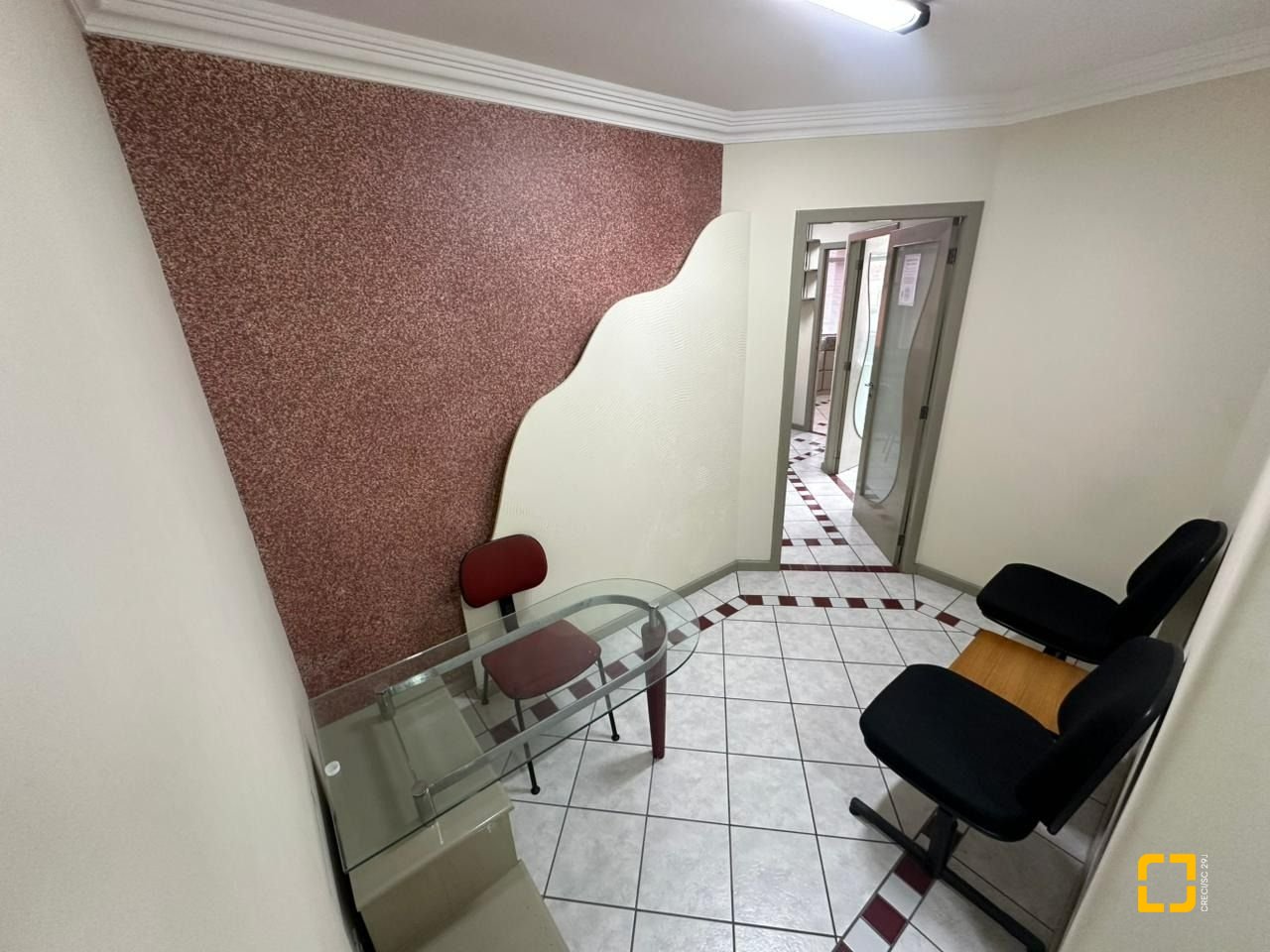 Sala com 50m², 1 garagem, no bairro Centro em Florianópolis