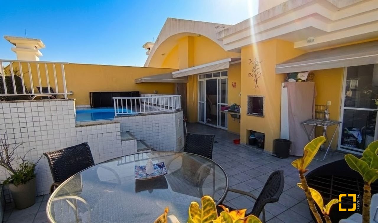 Cobertura com 154m², 3 quartos, 2 garagens, no bairro Canasvieiras em Florianópolis