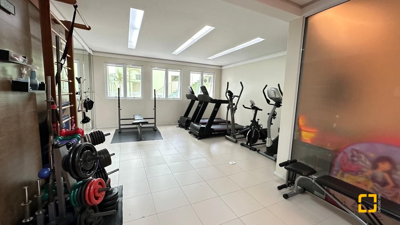 Apartamento com 68m², 4 quartos (sendo 2 suítes), 1 garagem, no bairro Trindade em Florianópolis