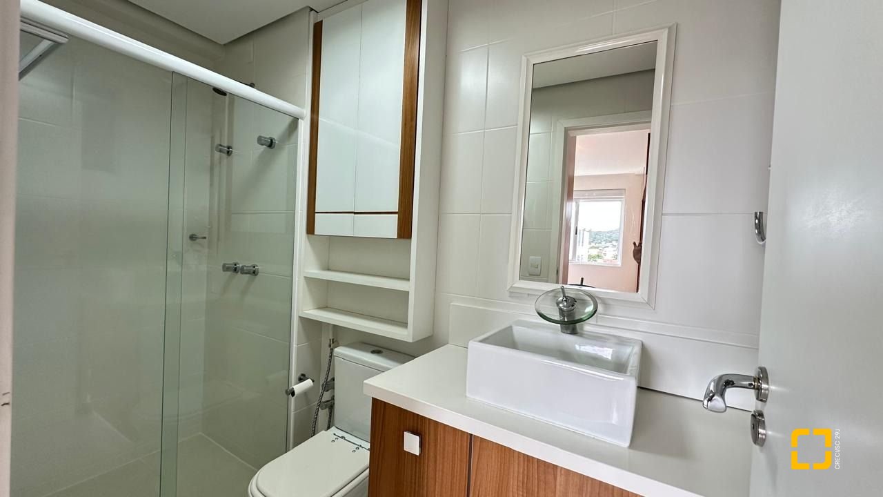 Apartamento com 68m², 4 quartos (sendo 2 suítes), 1 garagem, no bairro Trindade em Florianópolis