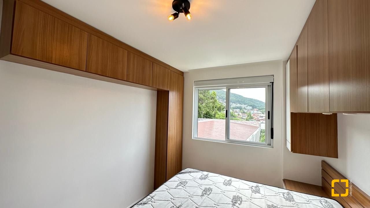 Apartamento com 68m², 4 quartos (sendo 2 suítes), 1 garagem, no bairro Trindade em Florianópolis