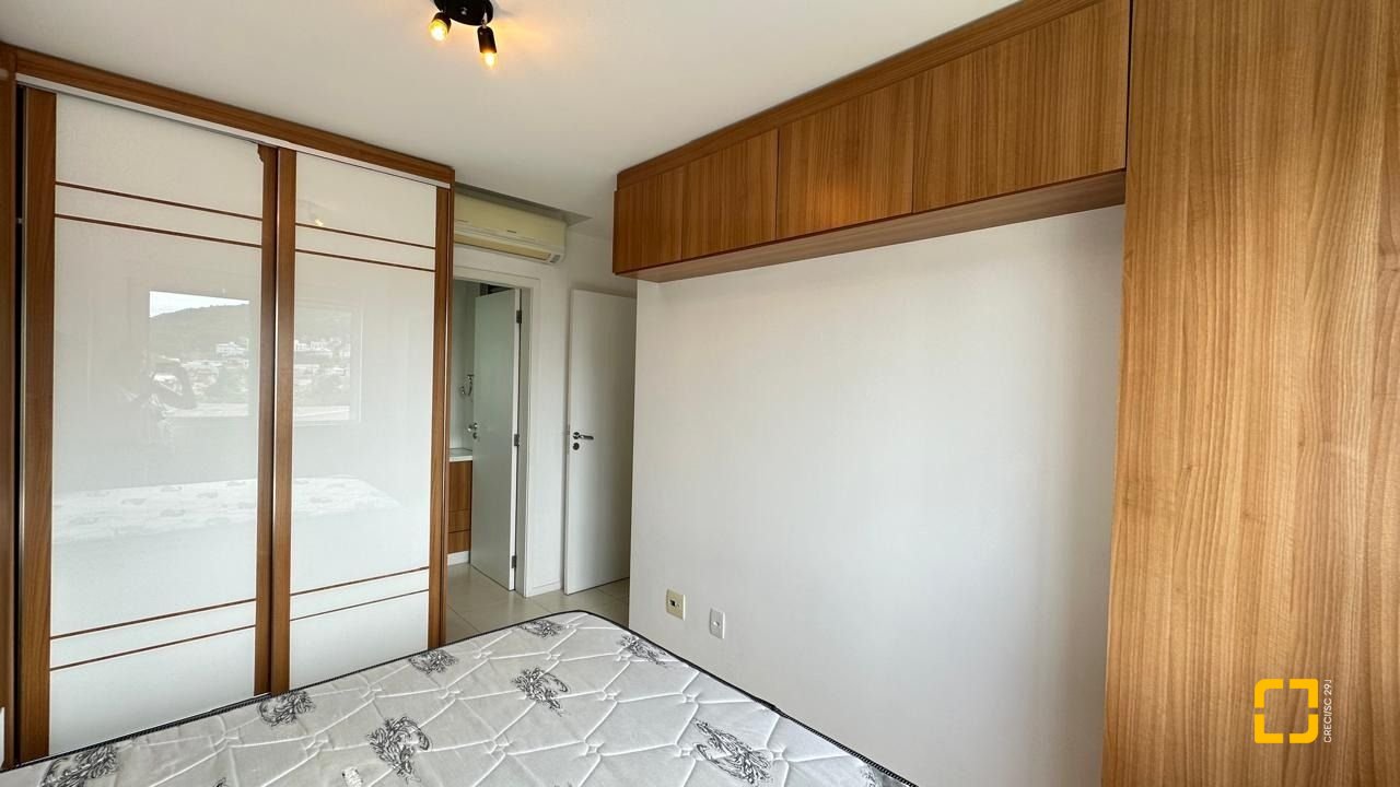 Apartamento com 68m², 4 quartos (sendo 2 suítes), 1 garagem, no bairro Trindade em Florianópolis