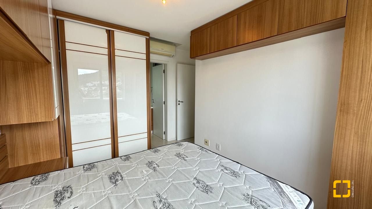 Apartamento com 68m², 4 quartos (sendo 2 suítes), 1 garagem, no bairro Trindade em Florianópolis