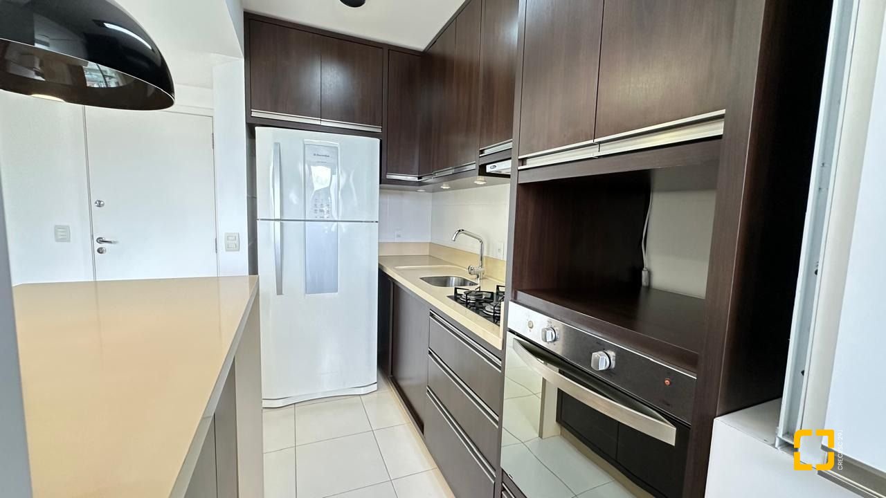 Apartamento com 68m², 4 quartos (sendo 2 suítes), 1 garagem, no bairro Trindade em Florianópolis
