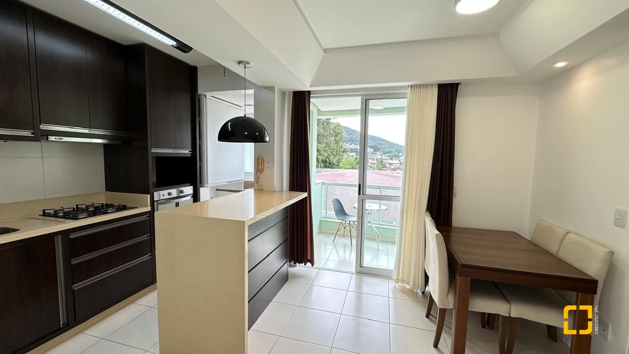 Apartamento com 68m², 4 quartos (sendo 2 suítes), 1 garagem, no bairro Trindade em Florianópolis