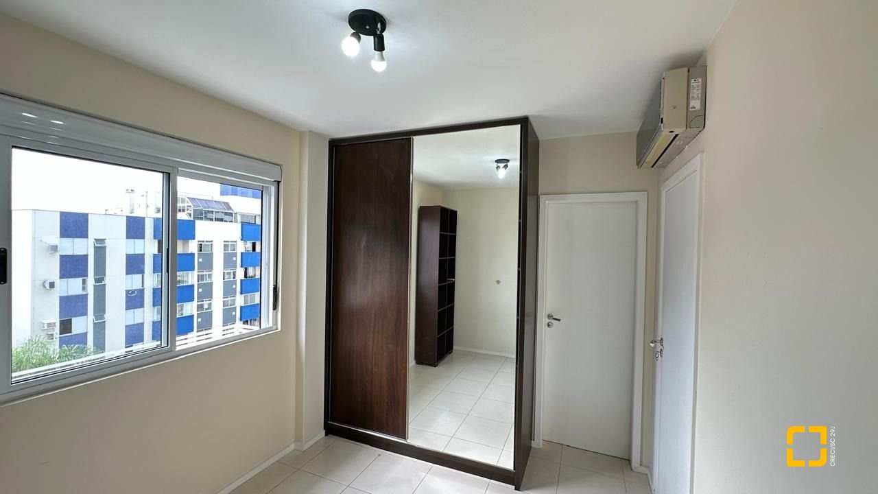 Apartamento com 68m², 4 quartos (sendo 2 suítes), 1 garagem, no bairro Trindade em Florianópolis