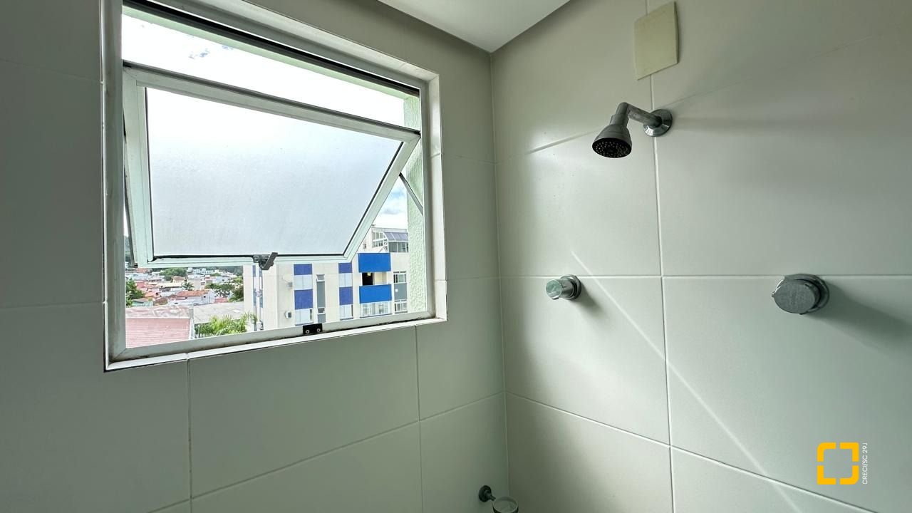 Apartamento com 68m², 4 quartos (sendo 2 suítes), 1 garagem, no bairro Trindade em Florianópolis