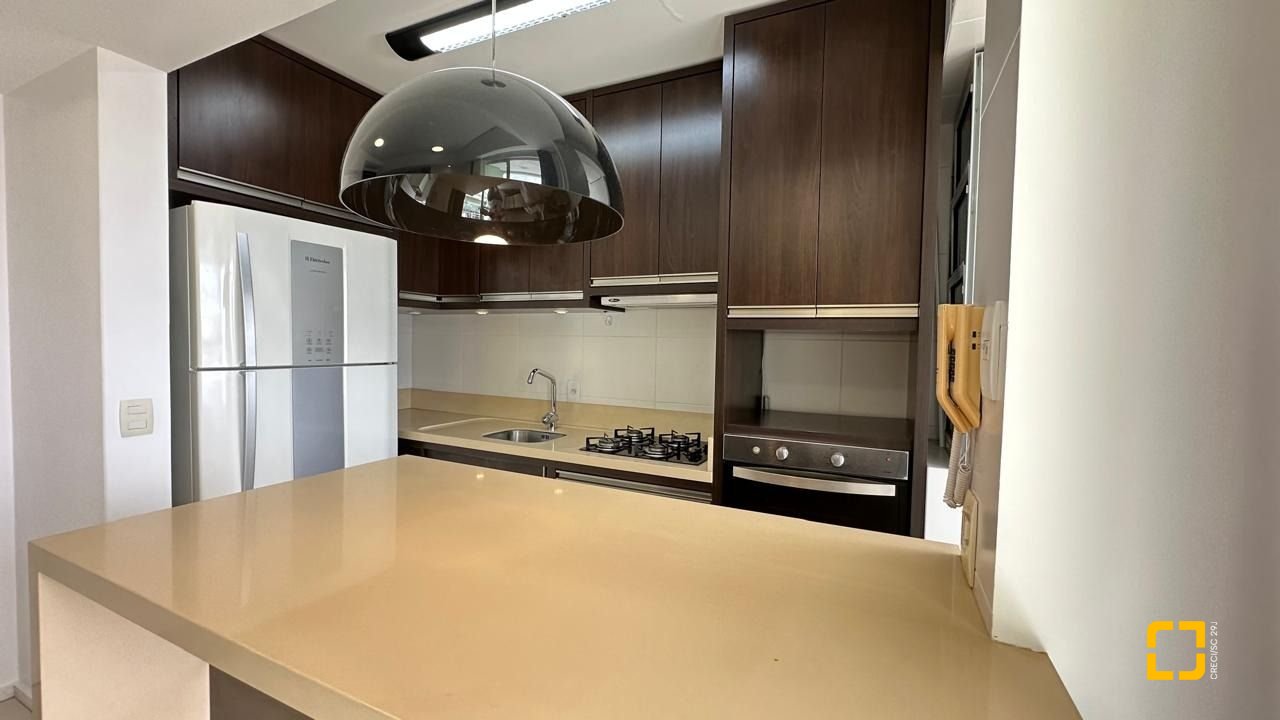 Apartamento com 68m², 4 quartos (sendo 2 suítes), 1 garagem, no bairro Trindade em Florianópolis