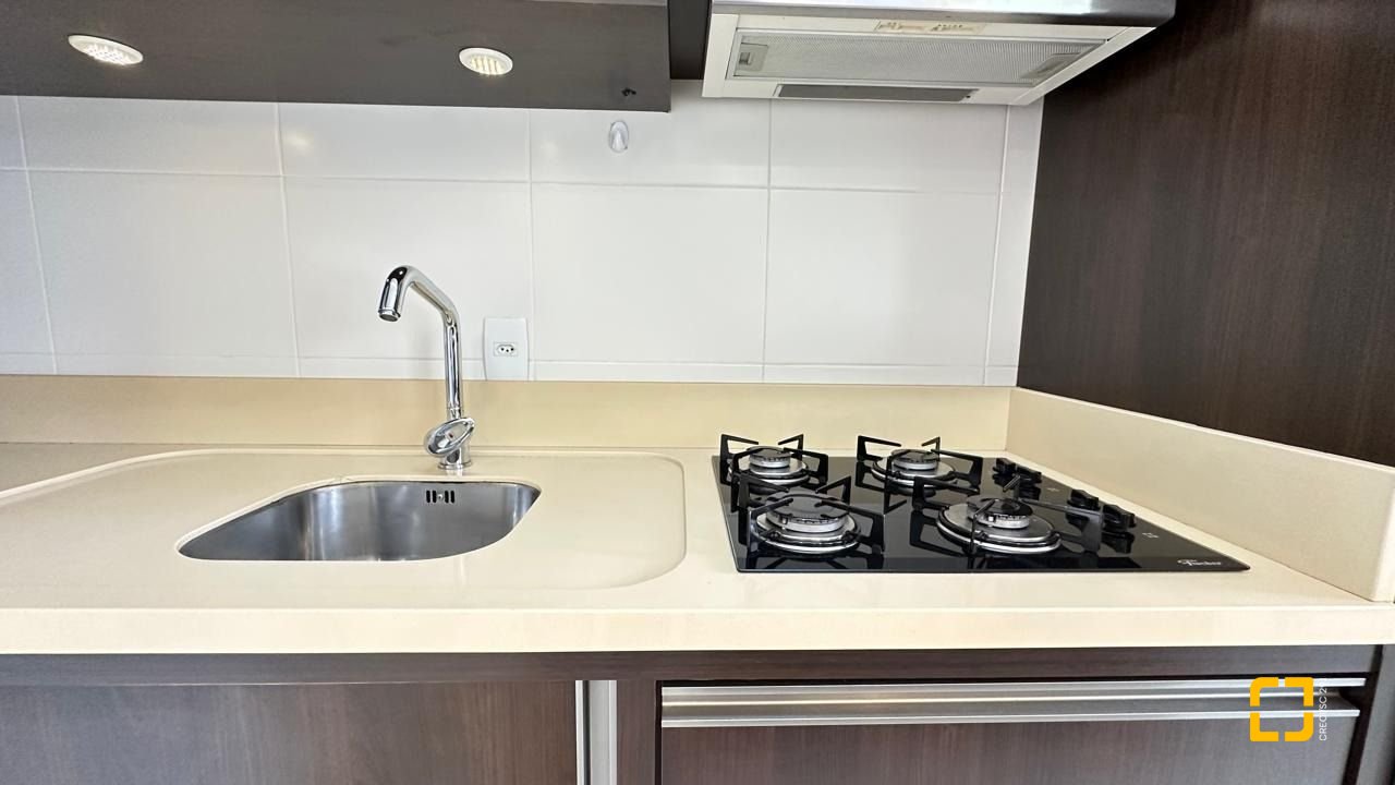 Apartamento com 68m², 4 quartos (sendo 2 suítes), 1 garagem, no bairro Trindade em Florianópolis