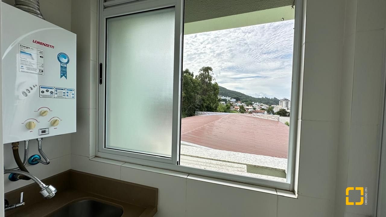 Apartamento com 68m², 4 quartos (sendo 2 suítes), 1 garagem, no bairro Trindade em Florianópolis