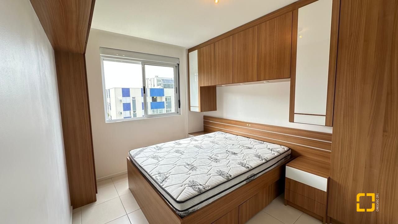 Apartamento com 68m², 4 quartos (sendo 2 suítes), 1 garagem, no bairro Trindade em Florianópolis
