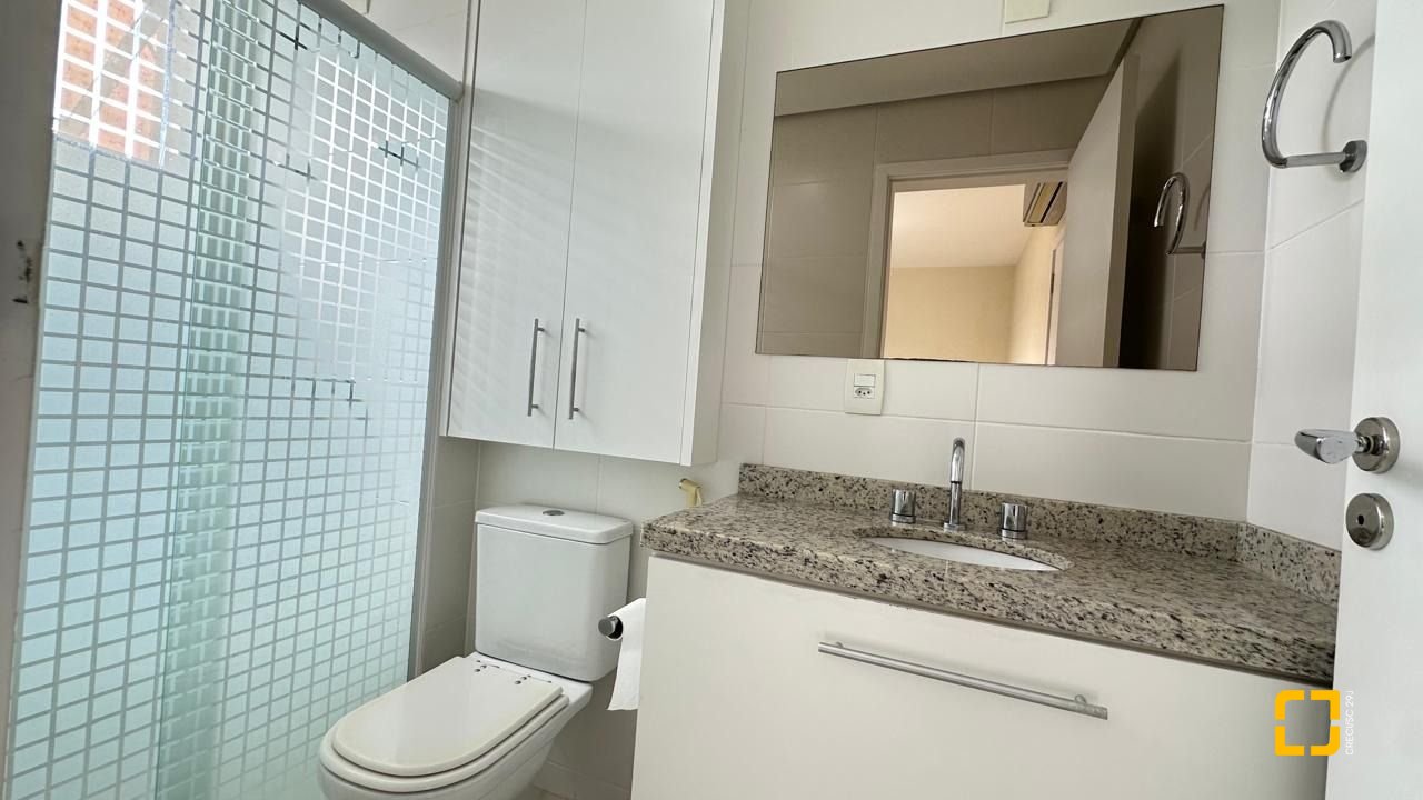 Apartamento com 68m², 4 quartos (sendo 2 suítes), 1 garagem, no bairro Trindade em Florianópolis