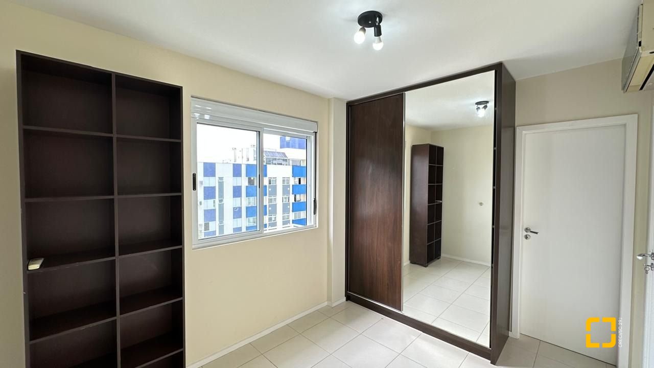 Apartamento com 68m², 4 quartos (sendo 2 suítes), 1 garagem, no bairro Trindade em Florianópolis