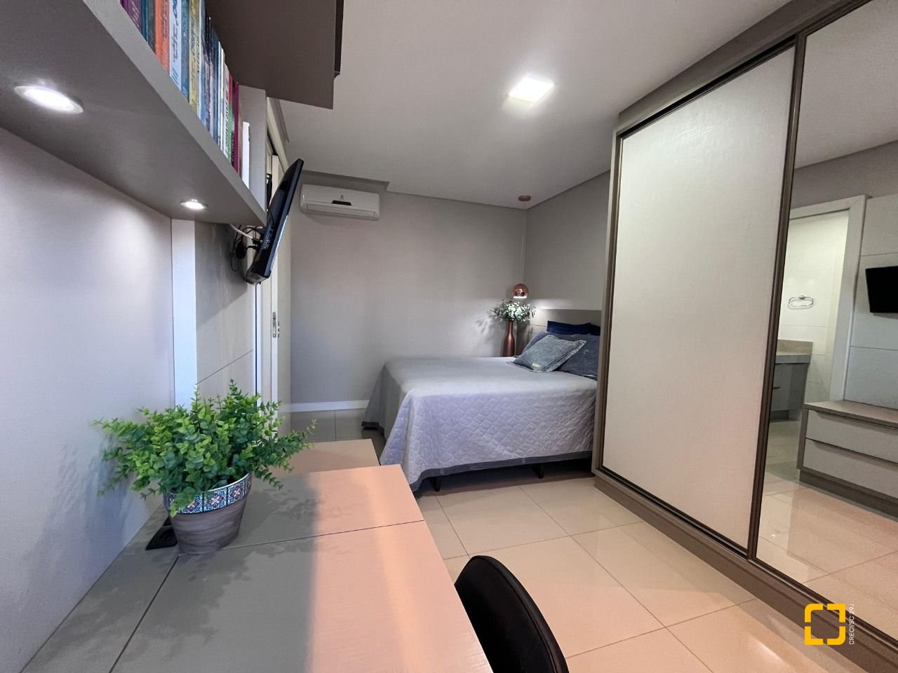Apartamento com 116m², 6 quartos (sendo 3 suítes), 2 garagens, no bairro Kobrasol em São José