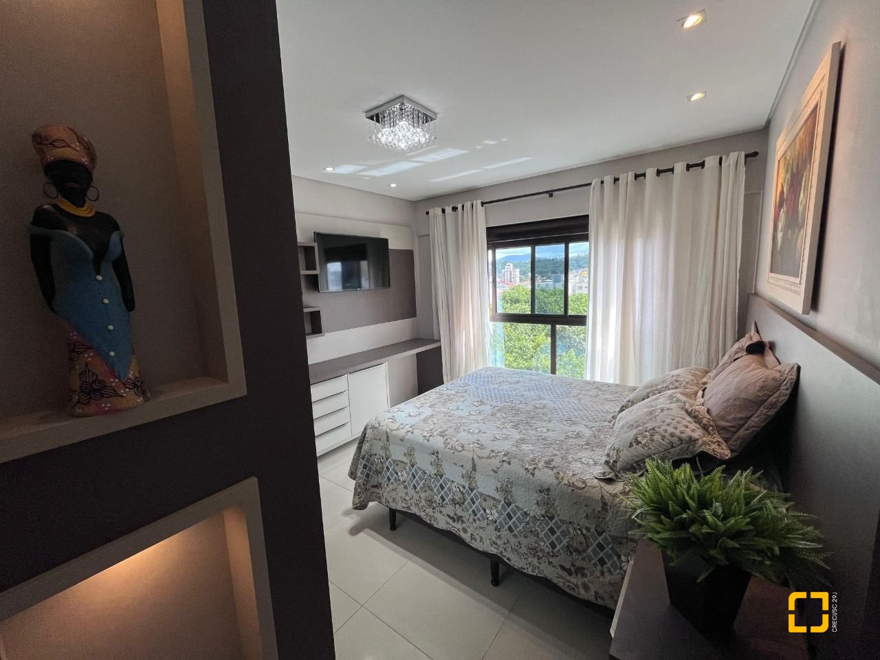 Apartamento com 116m², 6 quartos (sendo 3 suítes), 2 garagens, no bairro Kobrasol em São José