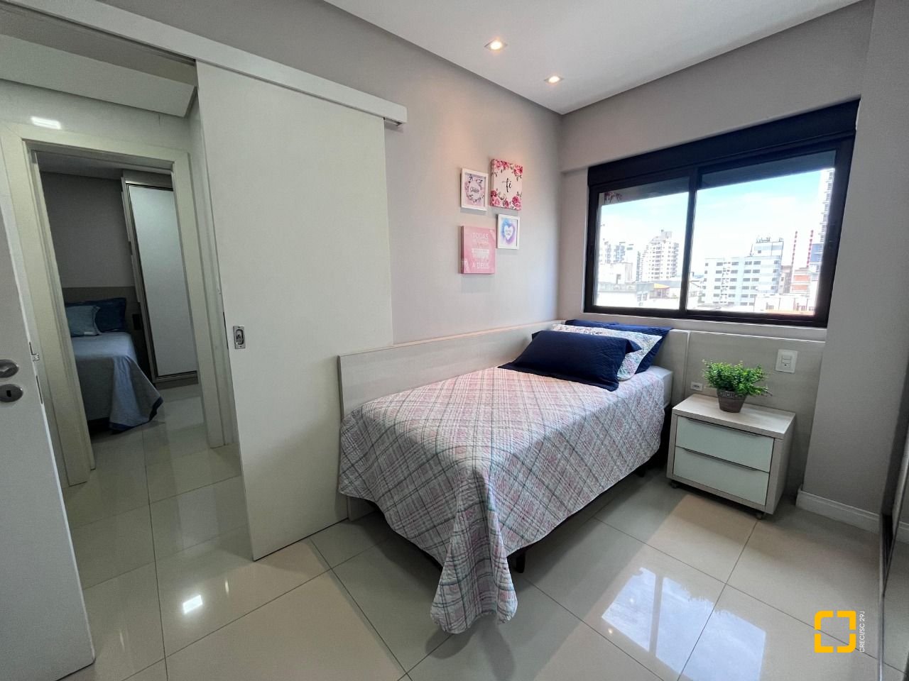 Apartamento com 116m², 6 quartos (sendo 3 suítes), 2 garagens, no bairro Kobrasol em São José