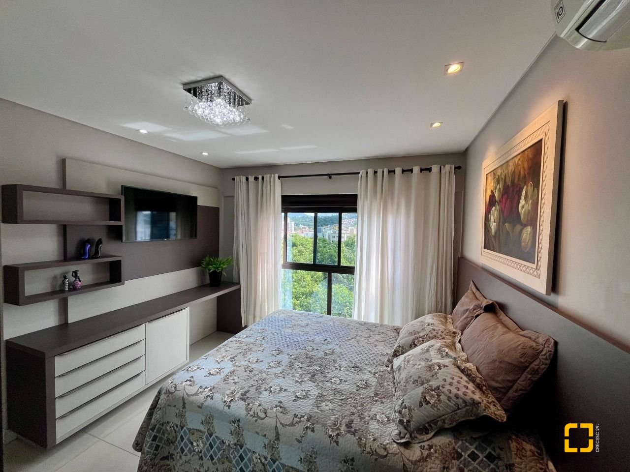 Apartamento com 116m², 6 quartos (sendo 3 suítes), 2 garagens, no bairro Kobrasol em São José