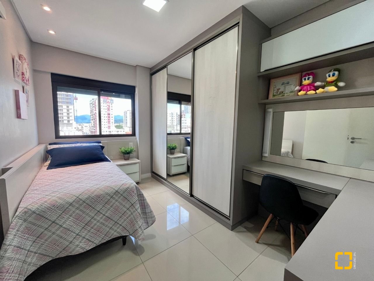 Apartamento com 116m², 6 quartos (sendo 3 suítes), 2 garagens, no bairro Kobrasol em São José