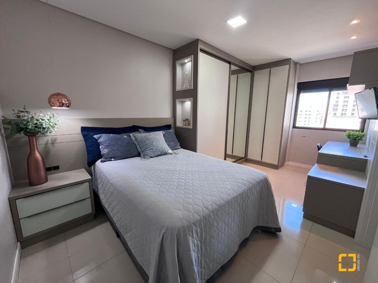 Apartamento com 116m², 6 quartos (sendo 3 suítes), 2 garagens, no bairro Kobrasol em São José