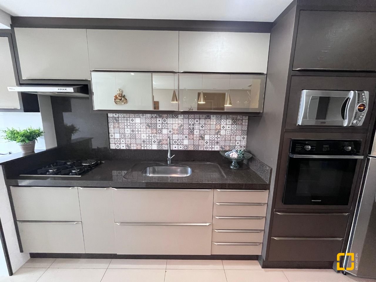Apartamento com 116m², 6 quartos (sendo 3 suítes), 2 garagens, no bairro Kobrasol em São José