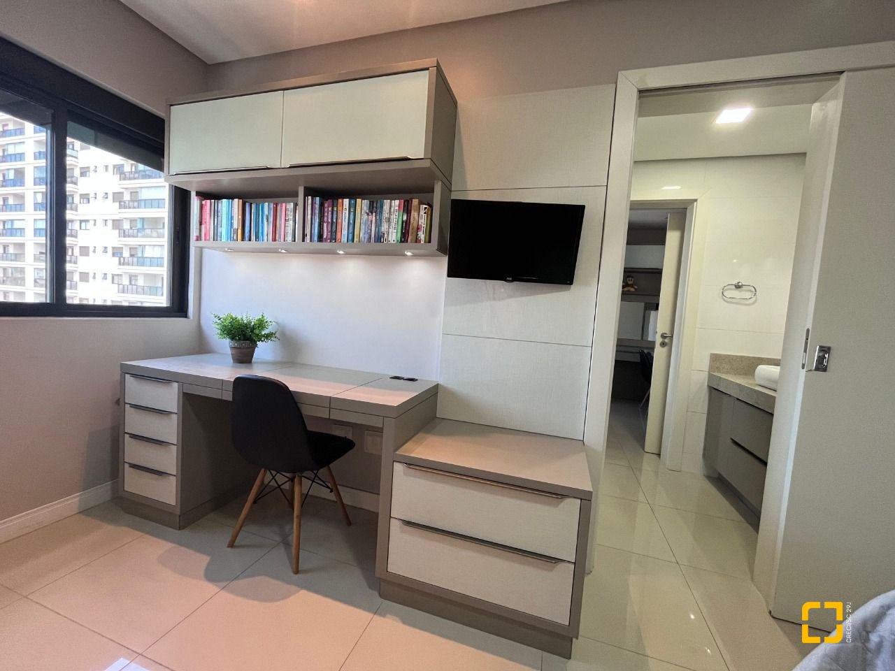 Apartamento com 116m², 6 quartos (sendo 3 suítes), 2 garagens, no bairro Kobrasol em São José