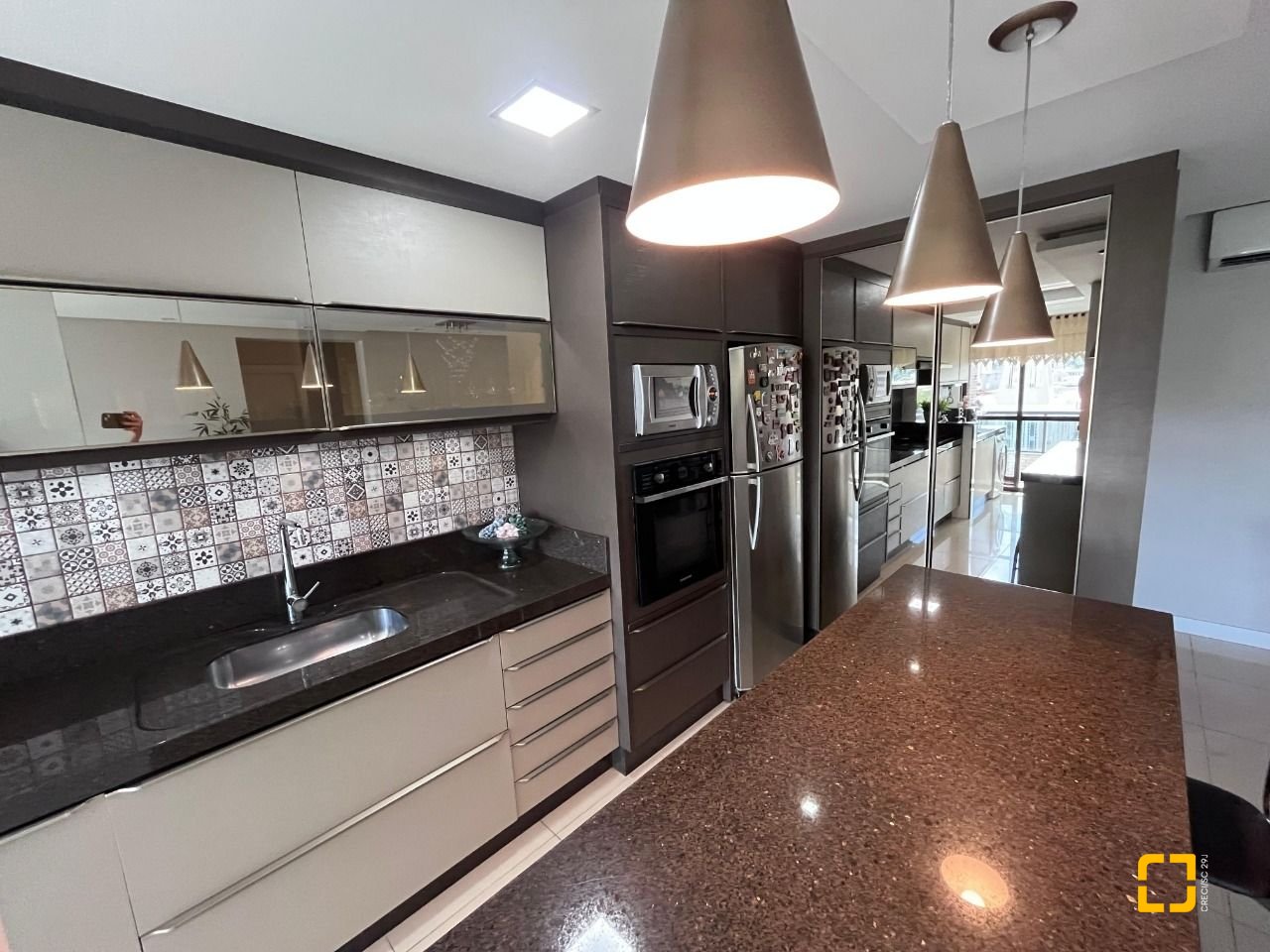 Apartamento com 116m², 6 quartos (sendo 3 suítes), 2 garagens, no bairro Kobrasol em São José