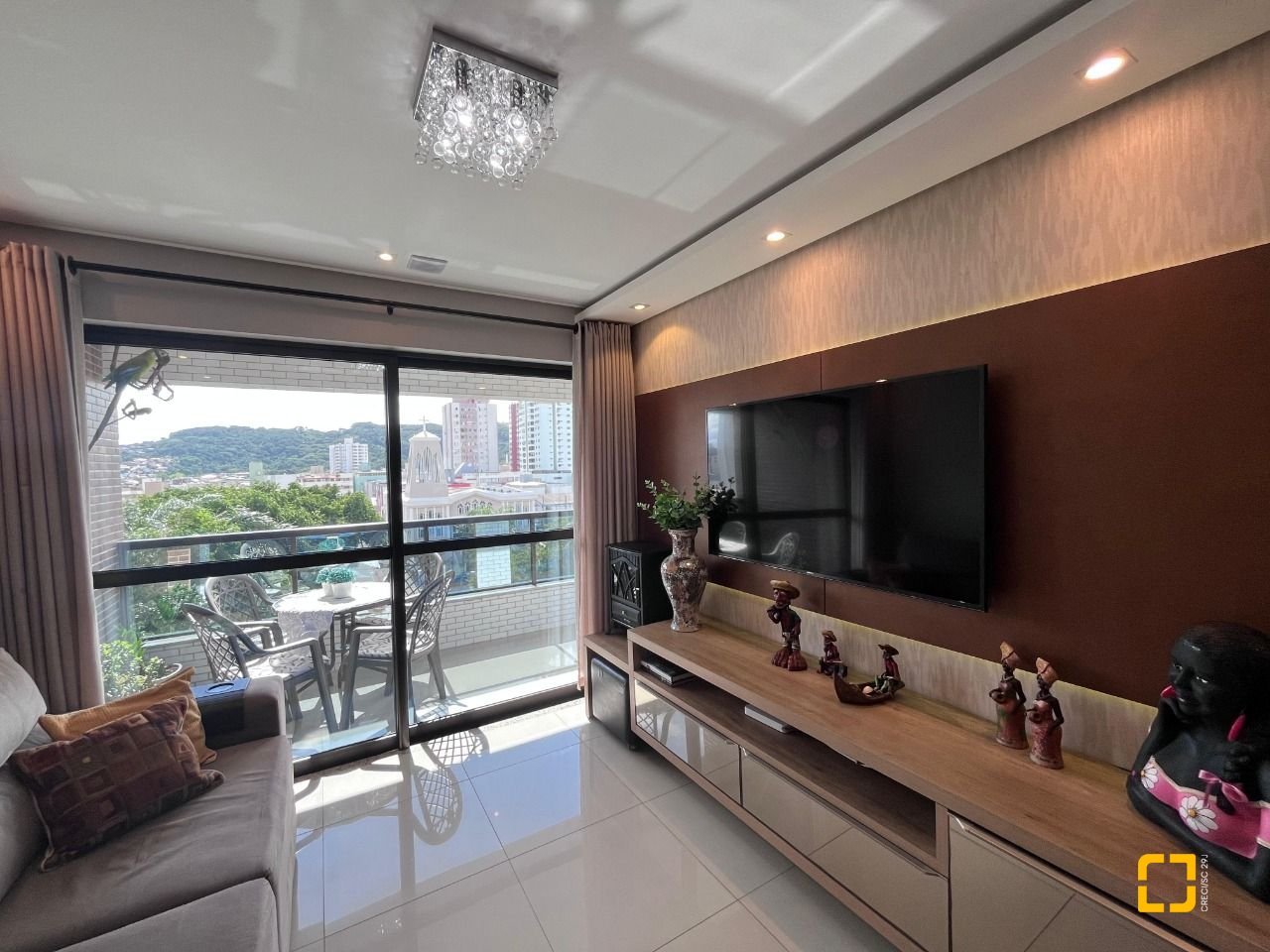 Apartamento com 116m², 6 quartos (sendo 3 suítes), 2 garagens, no bairro Kobrasol em São José
