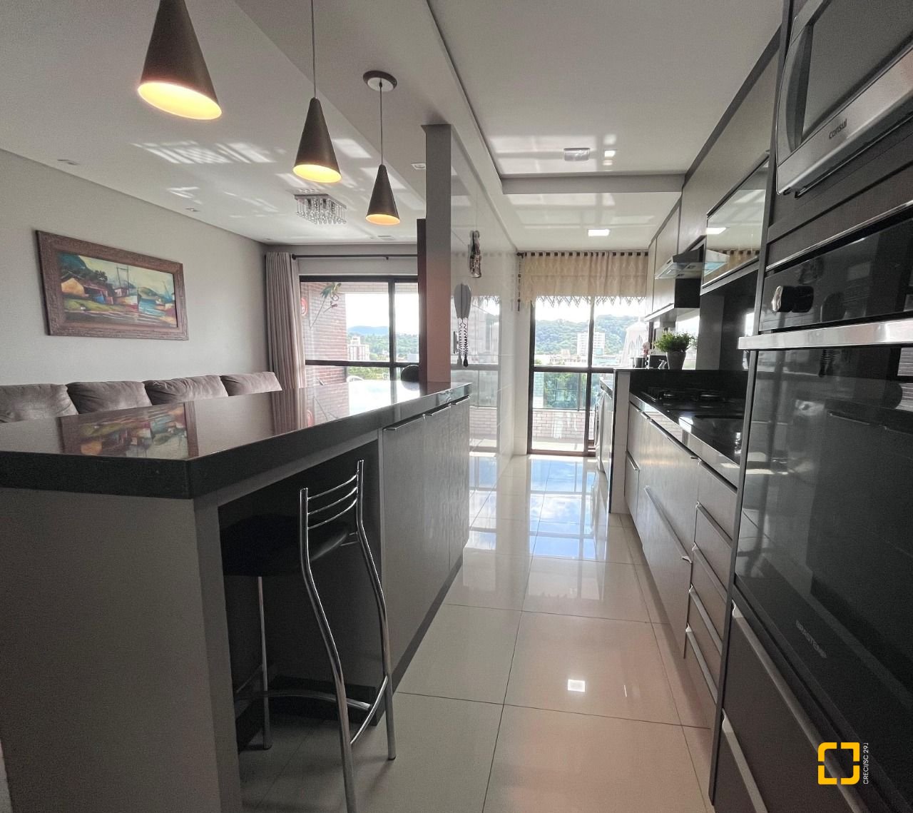 Apartamento com 116m², 6 quartos (sendo 3 suítes), 2 garagens, no bairro Kobrasol em São José