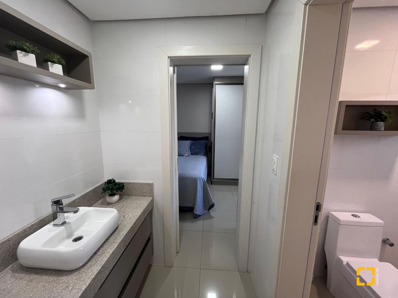 Apartamento com 116m², 6 quartos (sendo 3 suítes), 2 garagens, no bairro Kobrasol em São José