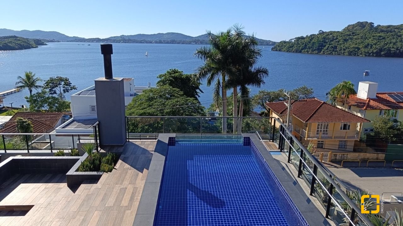 Apartamento com 103m², 3 quartos (sendo 1 suíte), 2 garagens, no bairro Lagoa da Conceição em Florianópolis