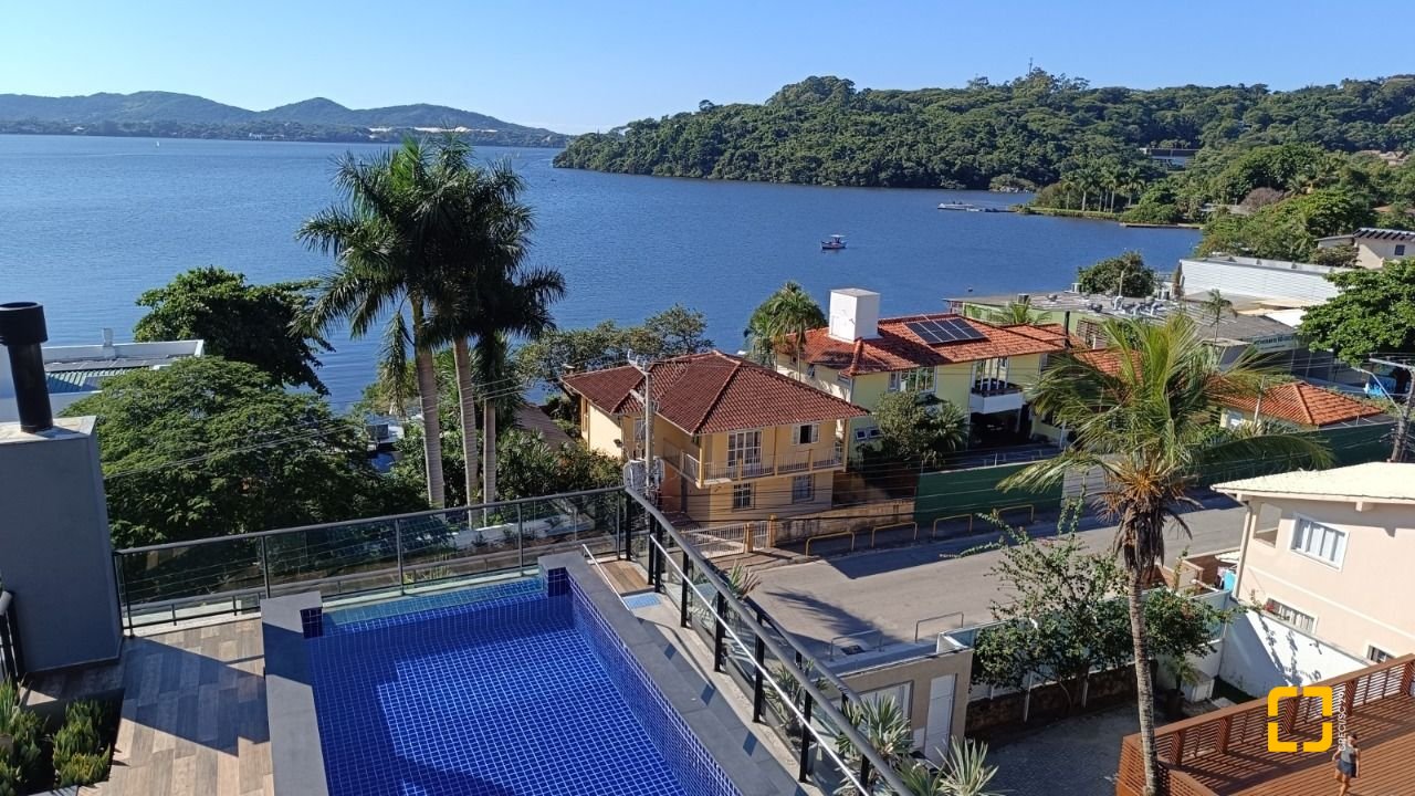 Apartamento com 103m², 3 quartos (sendo 1 suíte), 2 garagens, no bairro Lagoa da Conceição em Florianópolis
