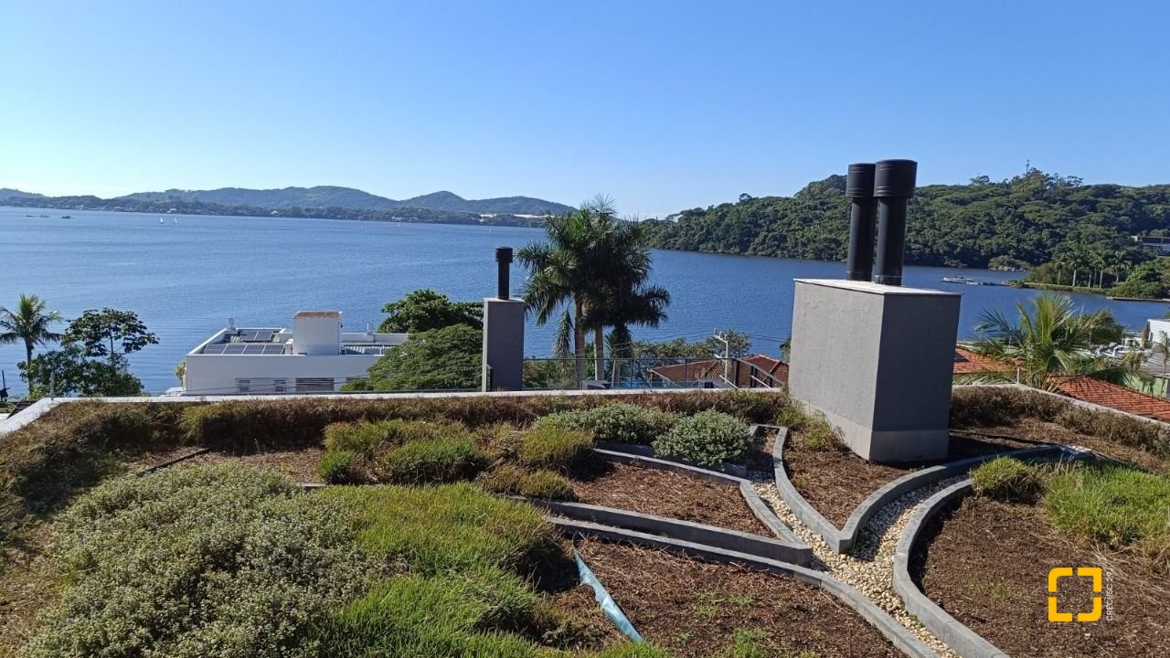 Apartamento com 103m², 3 quartos (sendo 1 suíte), 2 garagens, no bairro Lagoa da Conceição em Florianópolis