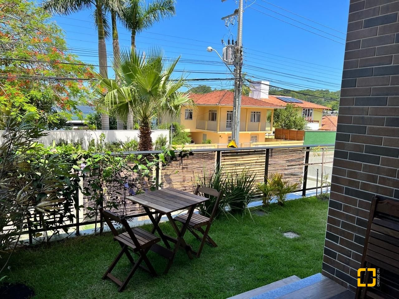 Apartamento com 103m², 3 quartos (sendo 1 suíte), 2 garagens, no bairro Lagoa da Conceição em Florianópolis