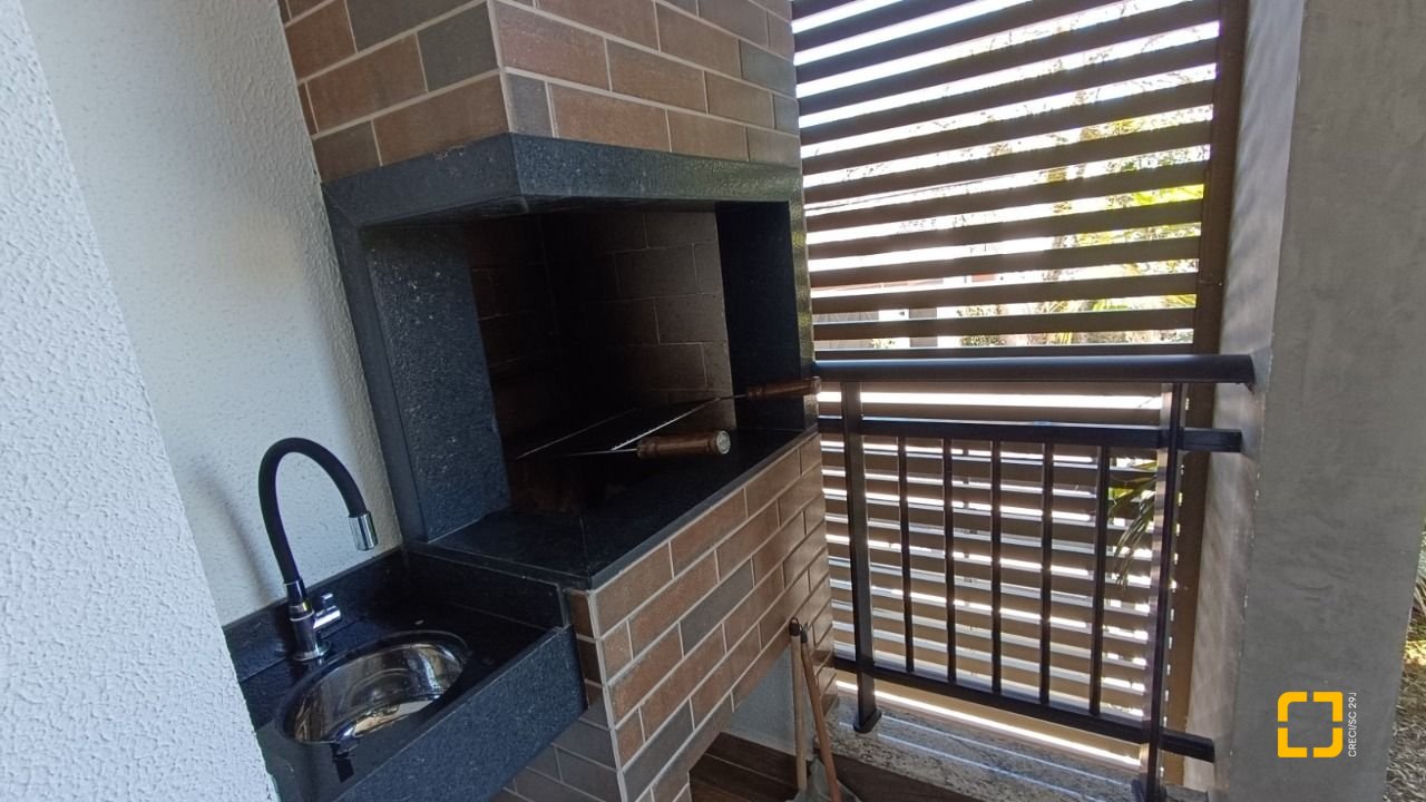 Apartamento com 103m², 3 quartos (sendo 1 suíte), 2 garagens, no bairro Lagoa da Conceição em Florianópolis