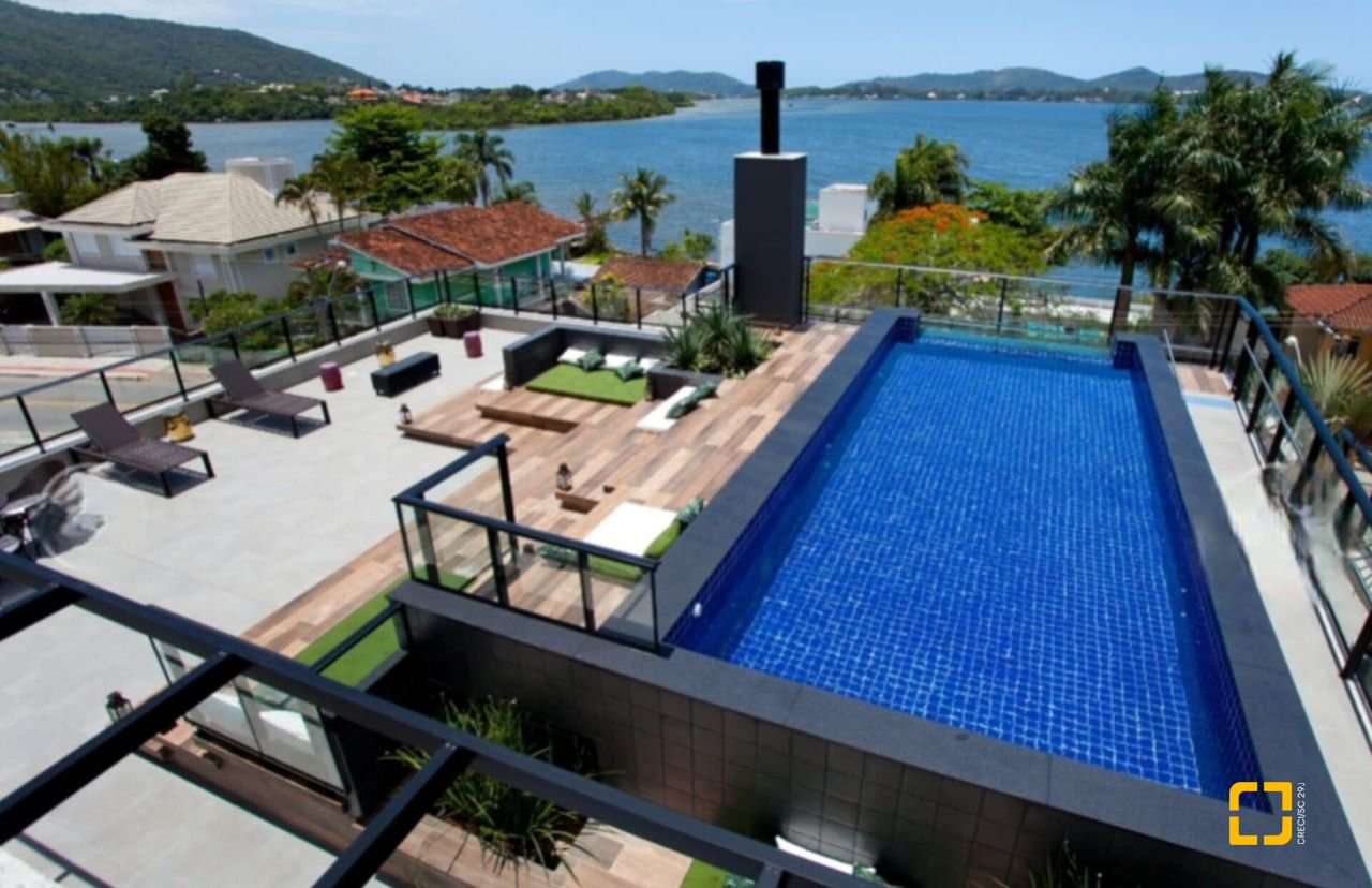 Apartamento com 103m², 3 quartos (sendo 1 suíte), 2 garagens, no bairro Lagoa da Conceição em Florianópolis