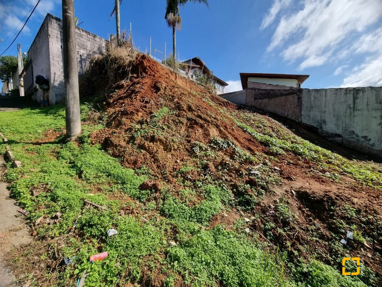 Terreno com 434m², no bairro Serraria em São José
