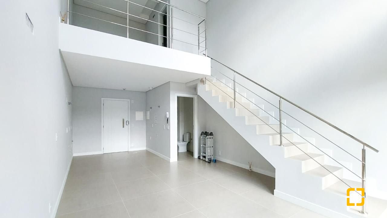 Loft com 57m², 1 quarto (sendo 1 suíte), 1 garagem, no bairro Lagoa da Conceição em Florianópolis
