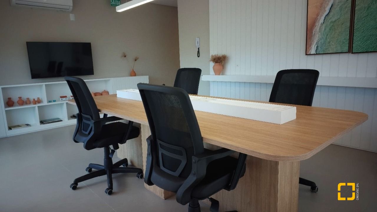 Loft com 57m², 1 quarto (sendo 1 suíte), 1 garagem, no bairro Lagoa da Conceição em Florianópolis